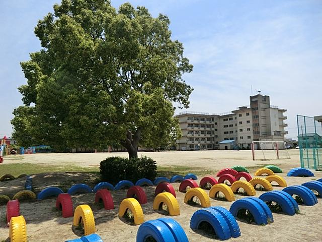 Primary school. Mutsumi second elementary school up to 400m