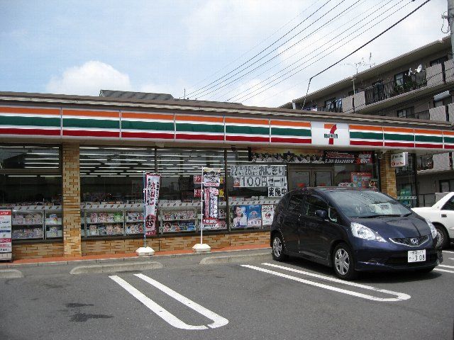 Convenience store. 510m to Seven-Eleven (convenience store)