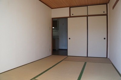 Living and room. closet ・ Japanese-style room with a upper closet
