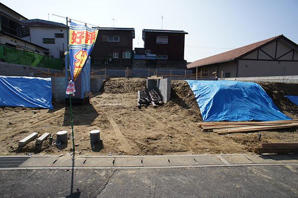 Local appearance photo. Building 2