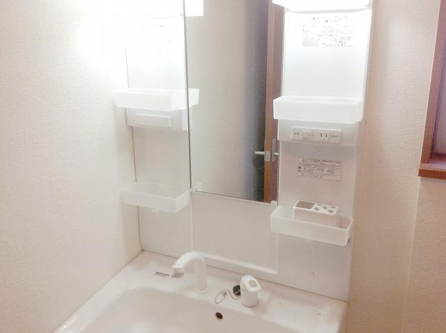 Wash basin, toilet