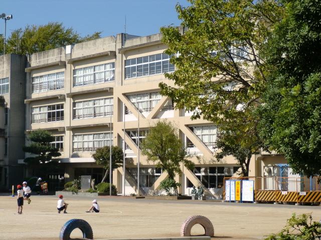 Primary school. 518m to Matsudo Municipal Kogane Elementary School