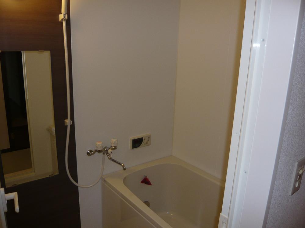 Bathroom. Indoor (July 18, 2013) Shooting