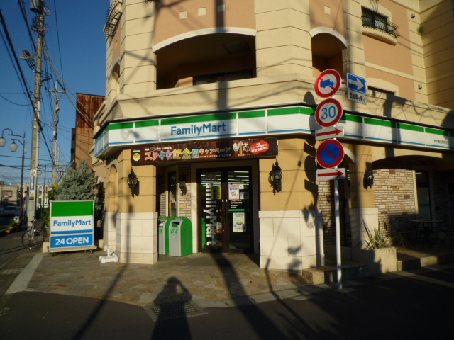 Convenience store. FamilyMart Matsudoshinden Station store up to (convenience store) 340m