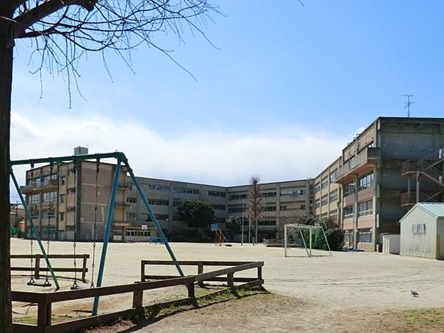 Primary school. Kakinokidai until elementary school 440m