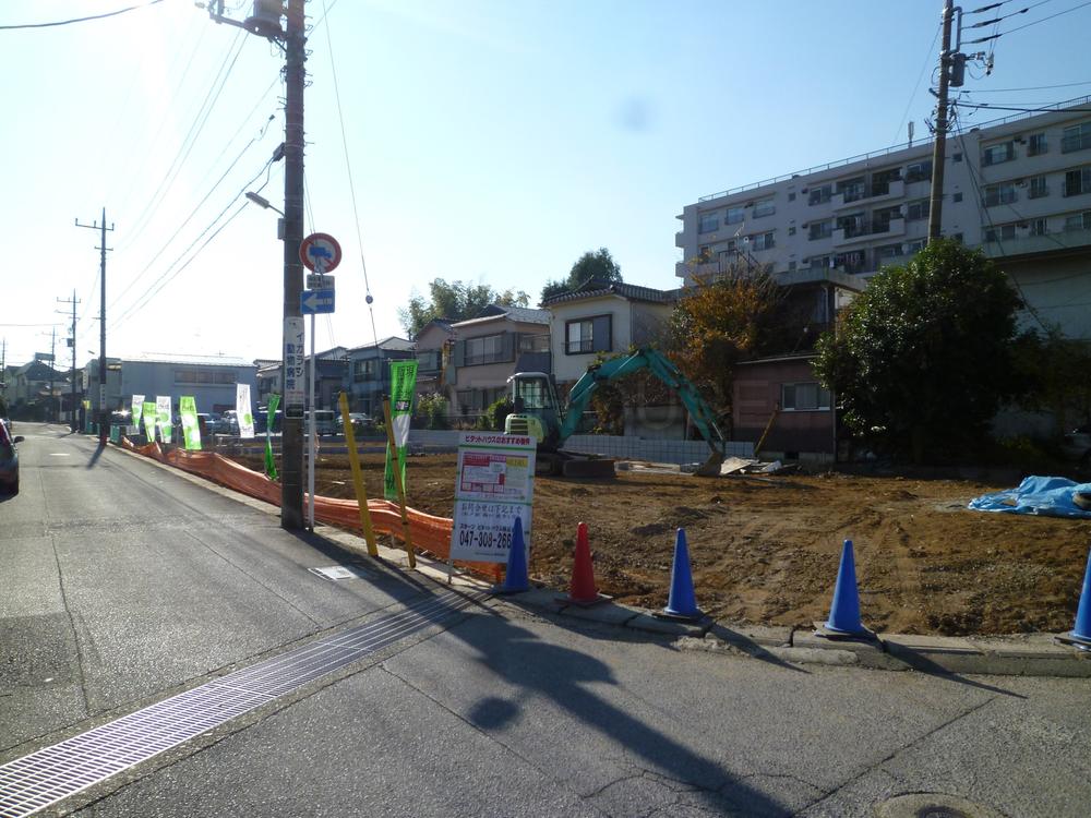 Local photos, including front road. ◆ came out! In "Nijusseikigaokaminori town", New construction 4LDK All 4 buildings!