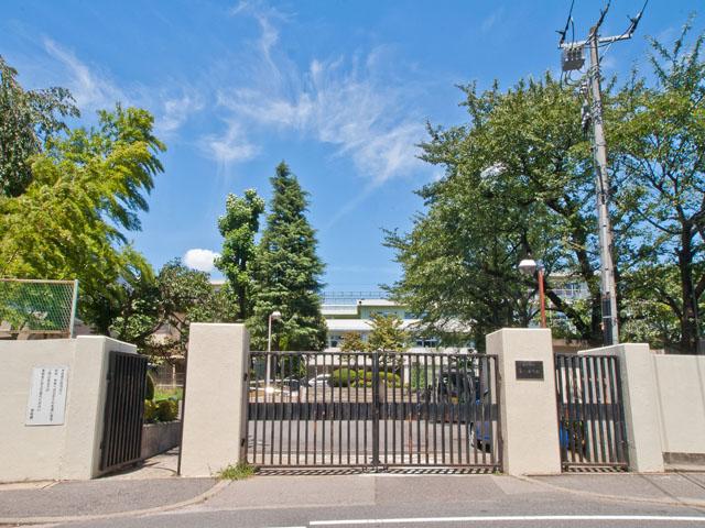Junior high school. 2000m to Matsudo Municipal first junior high school