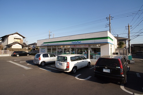 Convenience store. 640m FamilyMart twentieth century until the hill store (convenience store)