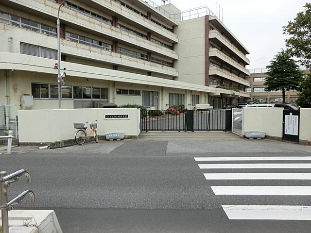 Other. Kokesaki junior high school a 5-minute walk