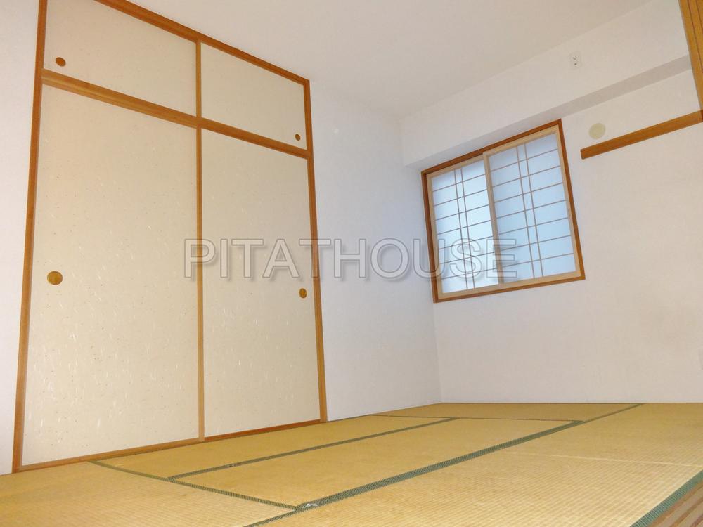Non-living room.  [Japanese-style room] About 5.5 Pledge of Japanese-style room can be utilized as a guest room.