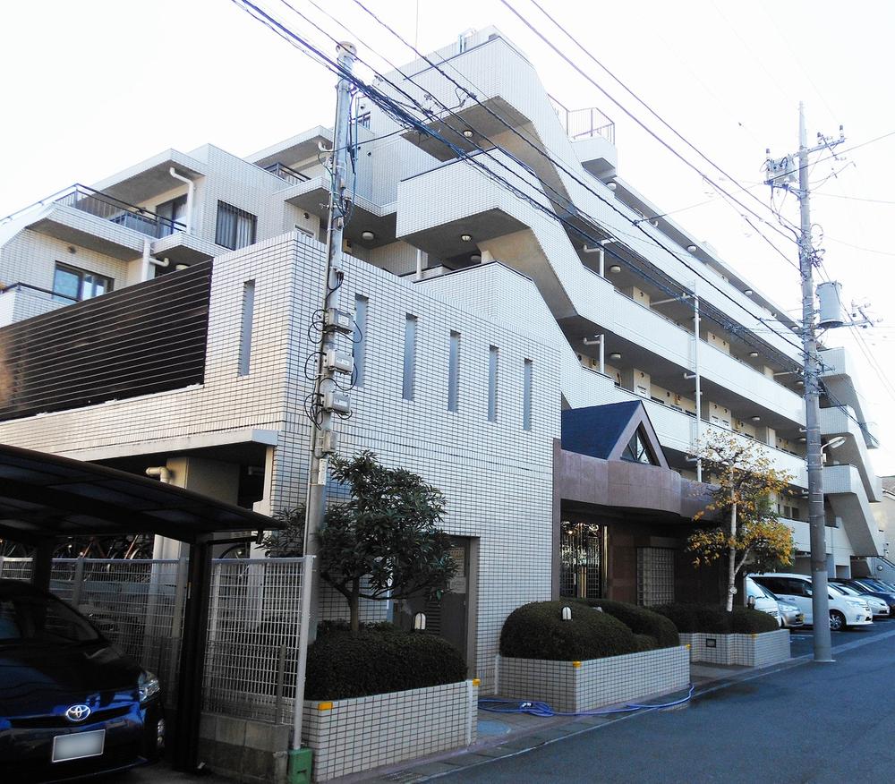 Local appearance photo. Local (12 May 2013) Shooting