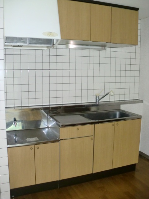 Kitchen. Kitchen with cooking space is ensured