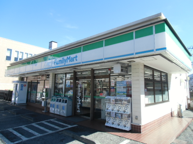 Convenience store. FamilyMart Takahashi Sakuradori store up (convenience store) 743m