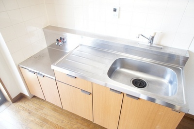 Kitchen. Two-burner stove installation Allowed