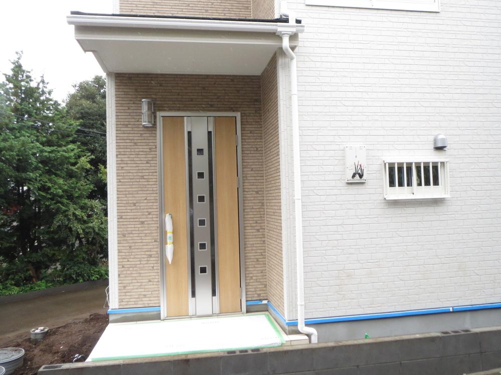 Entrance. Local (10 May 2013) Shooting