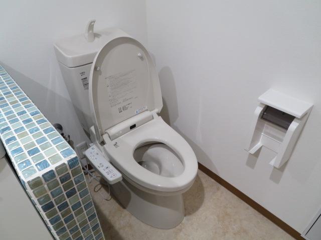 Toilet. In Washlet with the toilet bowl, A comfortable toilet time