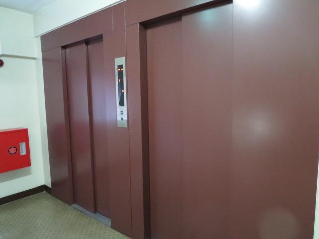 Other common areas. Elevator 2 groups! ! But you are in a hurry, Goodbye is not this quite ... Nante frustrating