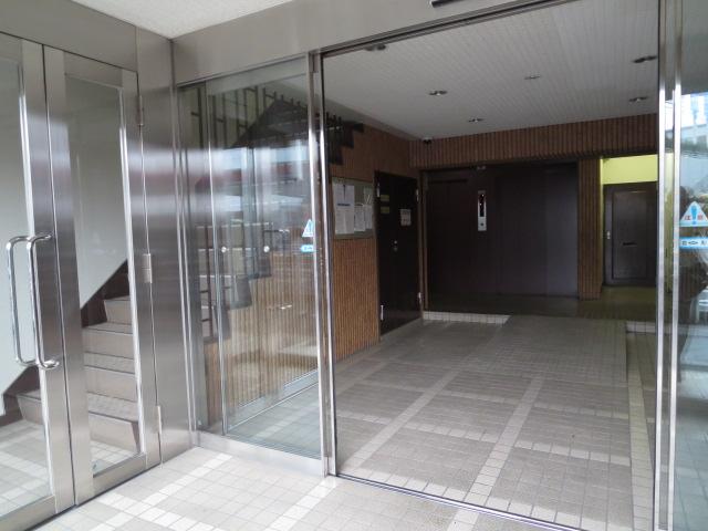 Other common areas. Entrance