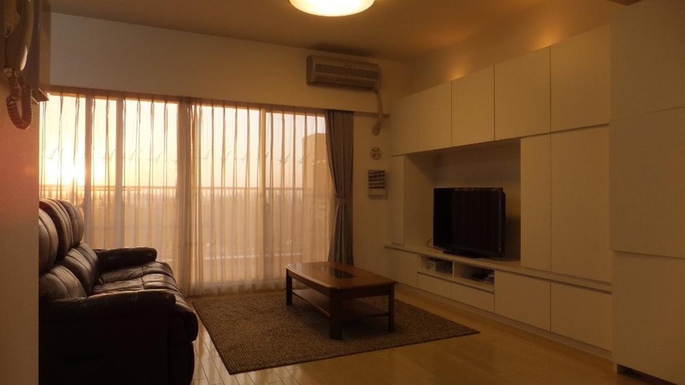 Living. Living (March 2013 shooting)