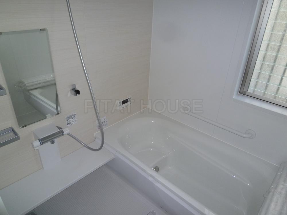 Bathroom. ◆ Spacious is the unit bus of 1 pyeong size.