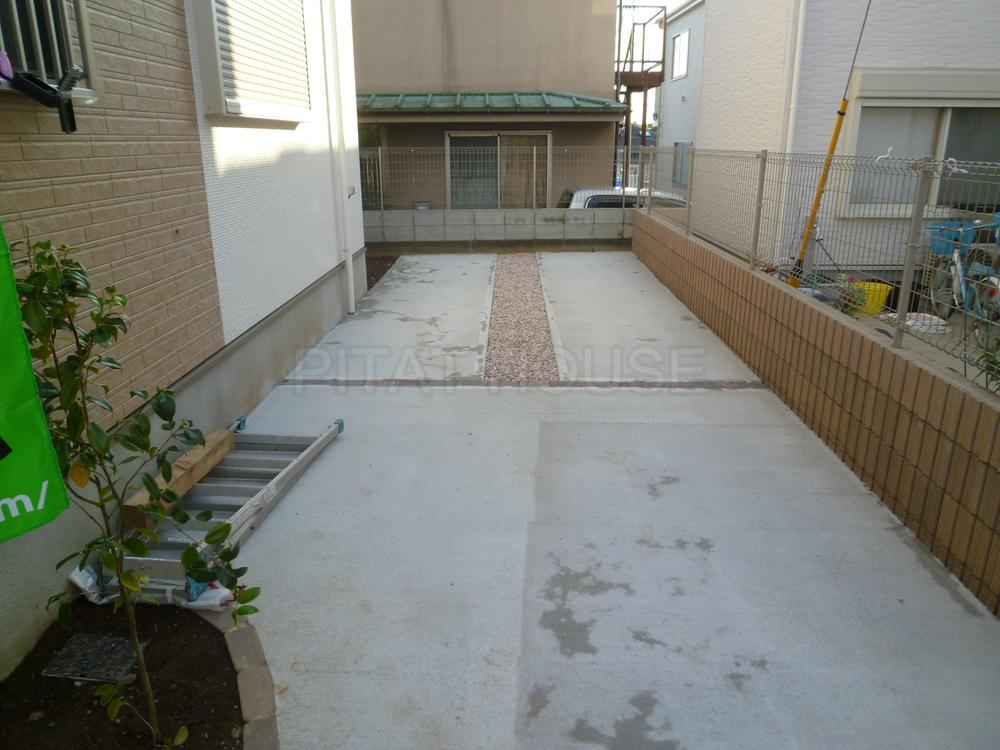 Parking lot. ◆ Car space There is also a 2 car.