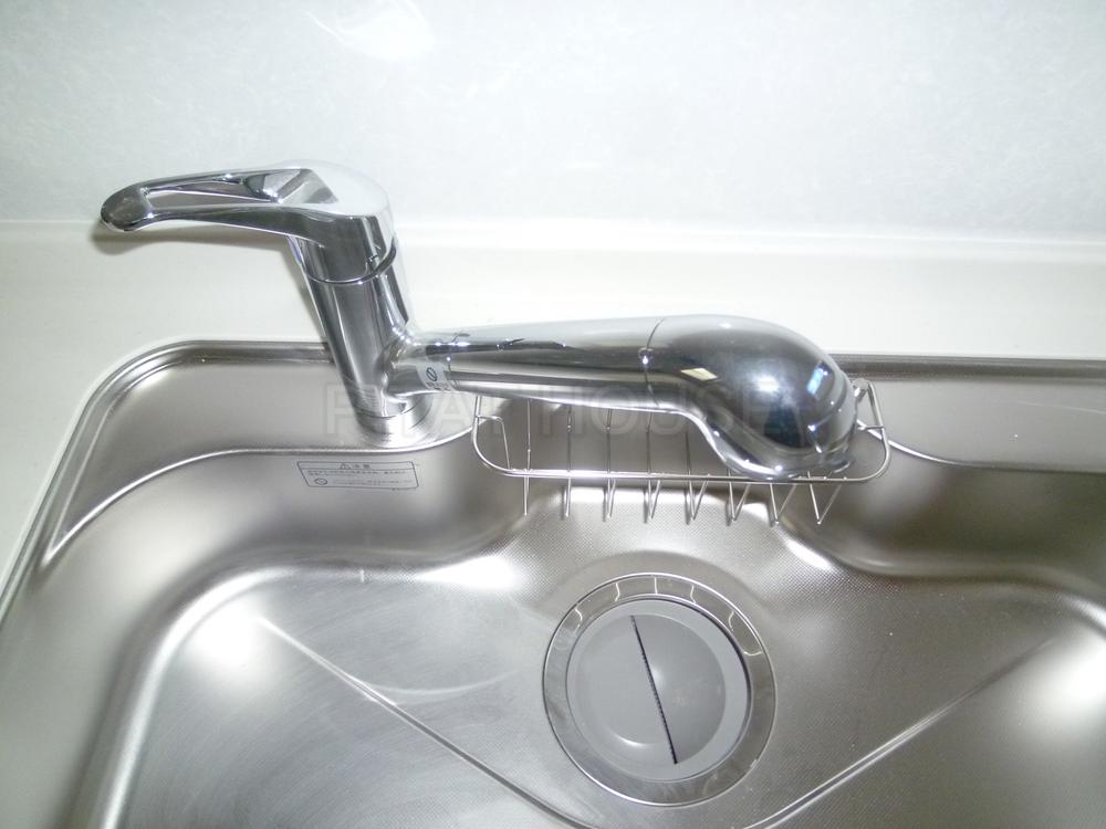Kitchen. ◆ It is a faucet with a water purification filter.