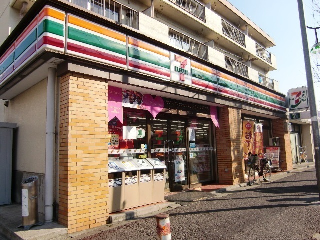 Convenience store. Seven-Eleven 160m to Matsudo Nishimabashihirote Machiten (convenience store)