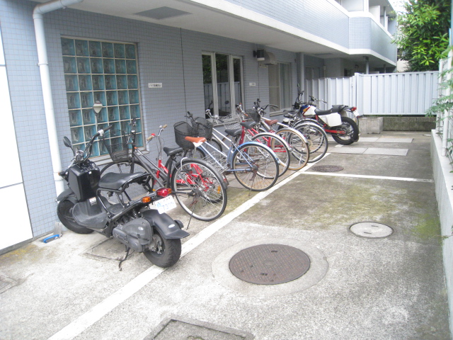 Other common areas.  ☆ There are bicycle parking space ☆