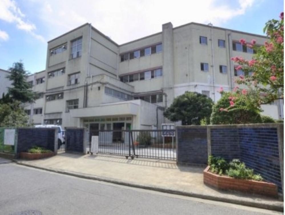 Primary school. Hachigasaki 800m up to elementary school