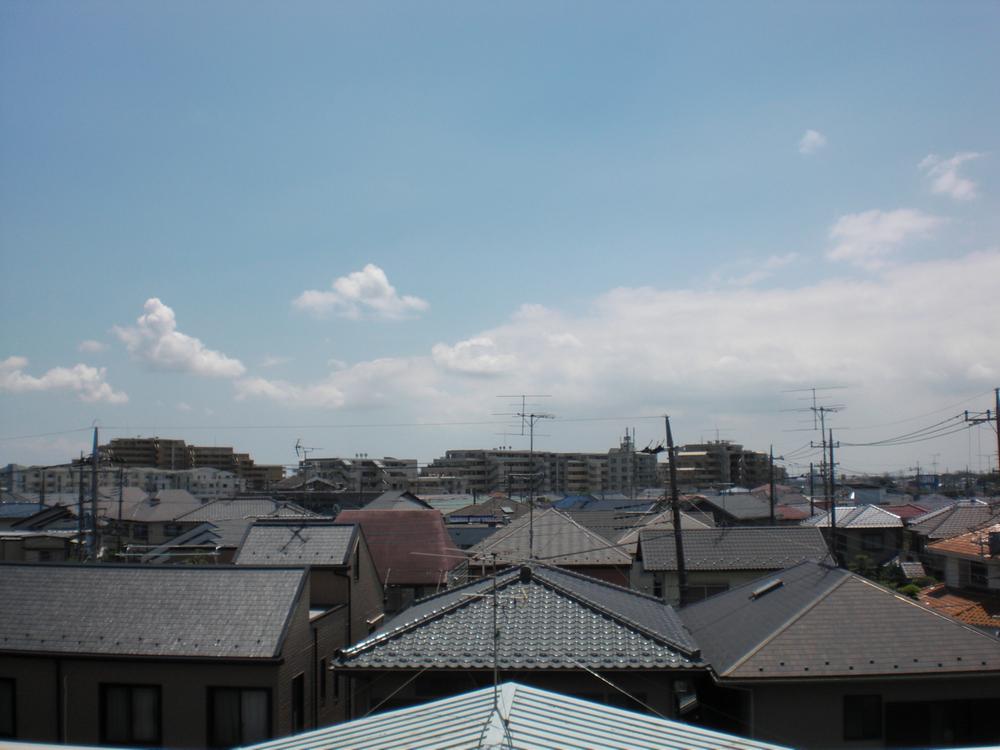 View photos from the dwelling unit. View from the site (July 2012) shooting