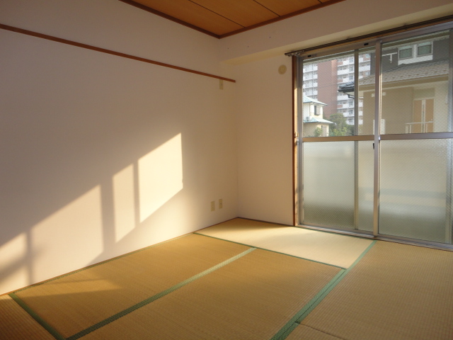 Other room space. Yang per well of the Japanese-style room