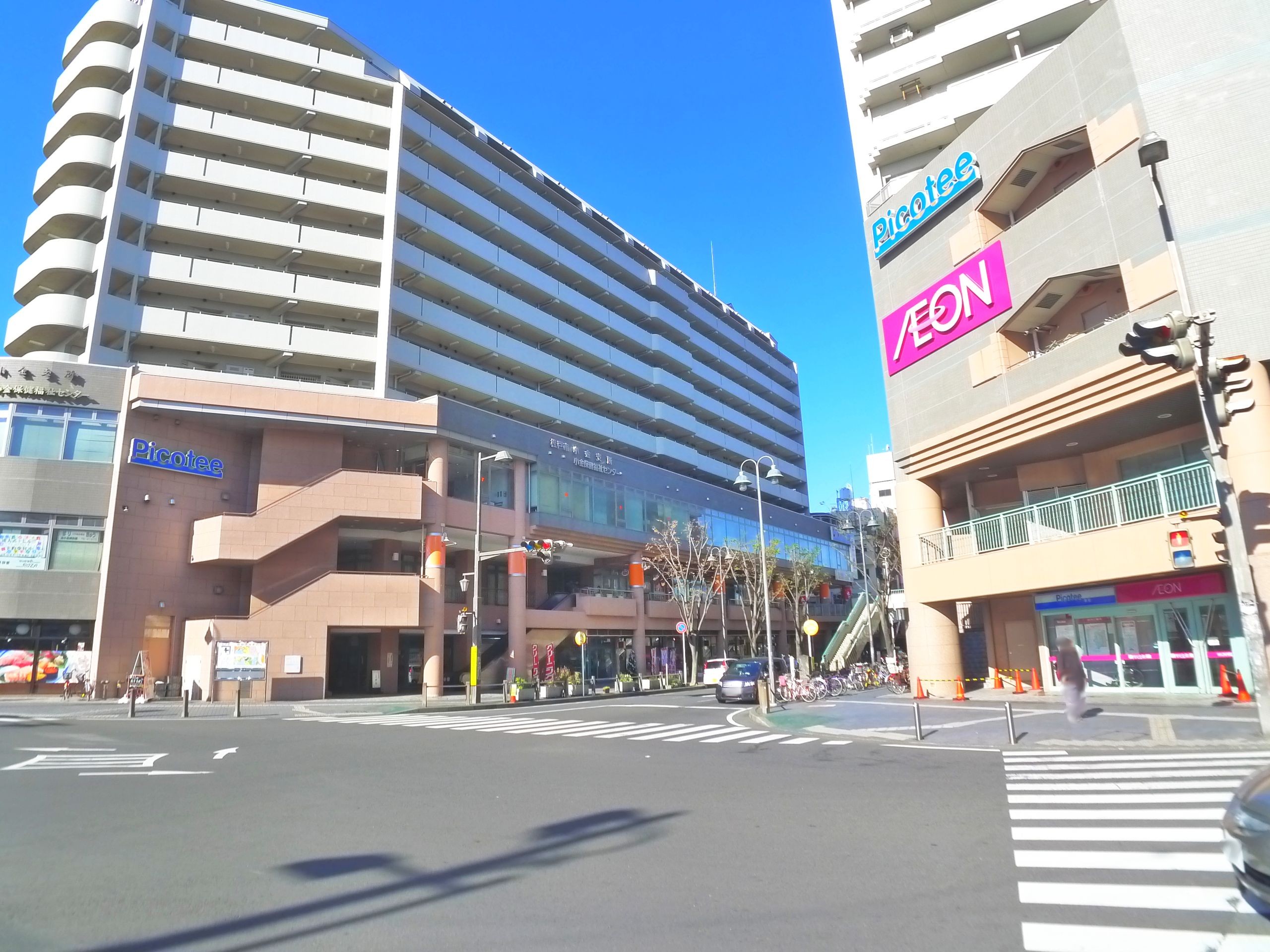 Shopping centre. Kitakogane Pikoti until the (shopping center) 329m