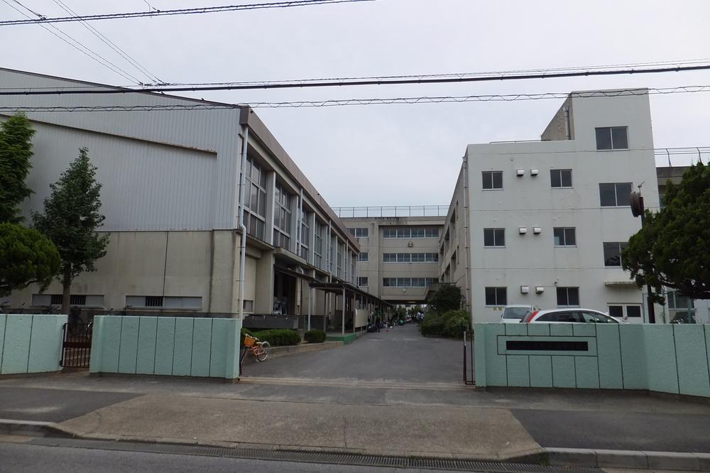 Junior high school. 1020m to Matsudo Municipal Shinmatsudominami junior high school