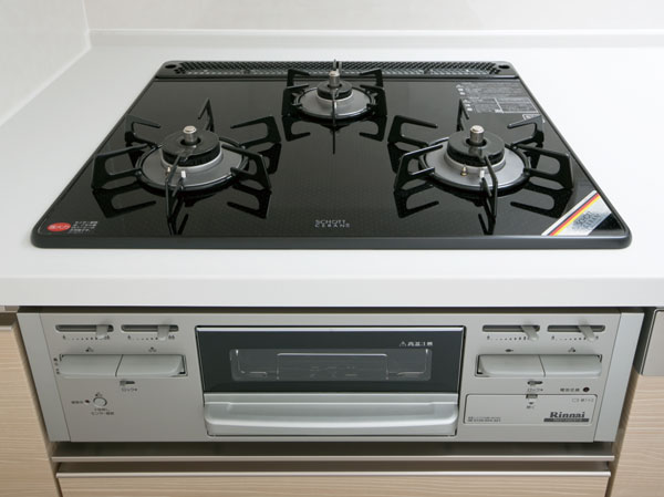 Kitchen.  [Glass top stove] Glass top stove stylish impression. Since the dirt away and wiped off, It is easy to clean.