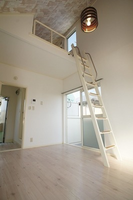 Living and room. The top floor with a loft It is decorated in 203 in Room