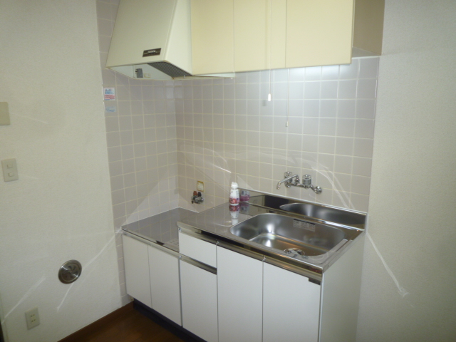 Kitchen. With hot water supply Two-burner stove installation Allowed Kitchen