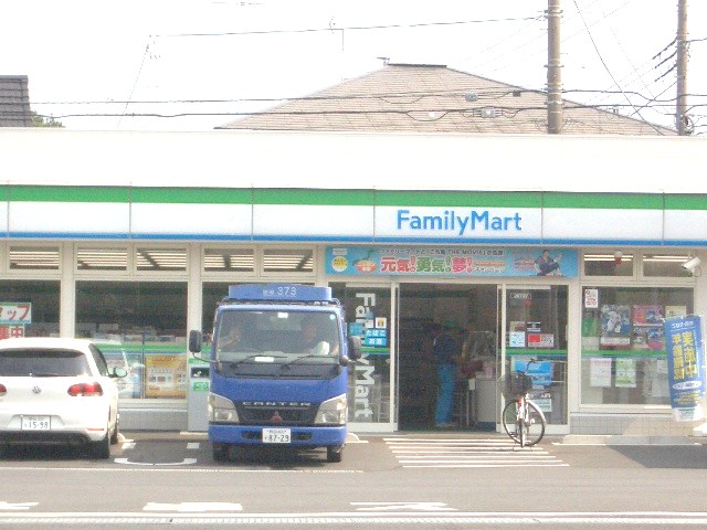 Convenience store. 675m to Family Mart (convenience store)