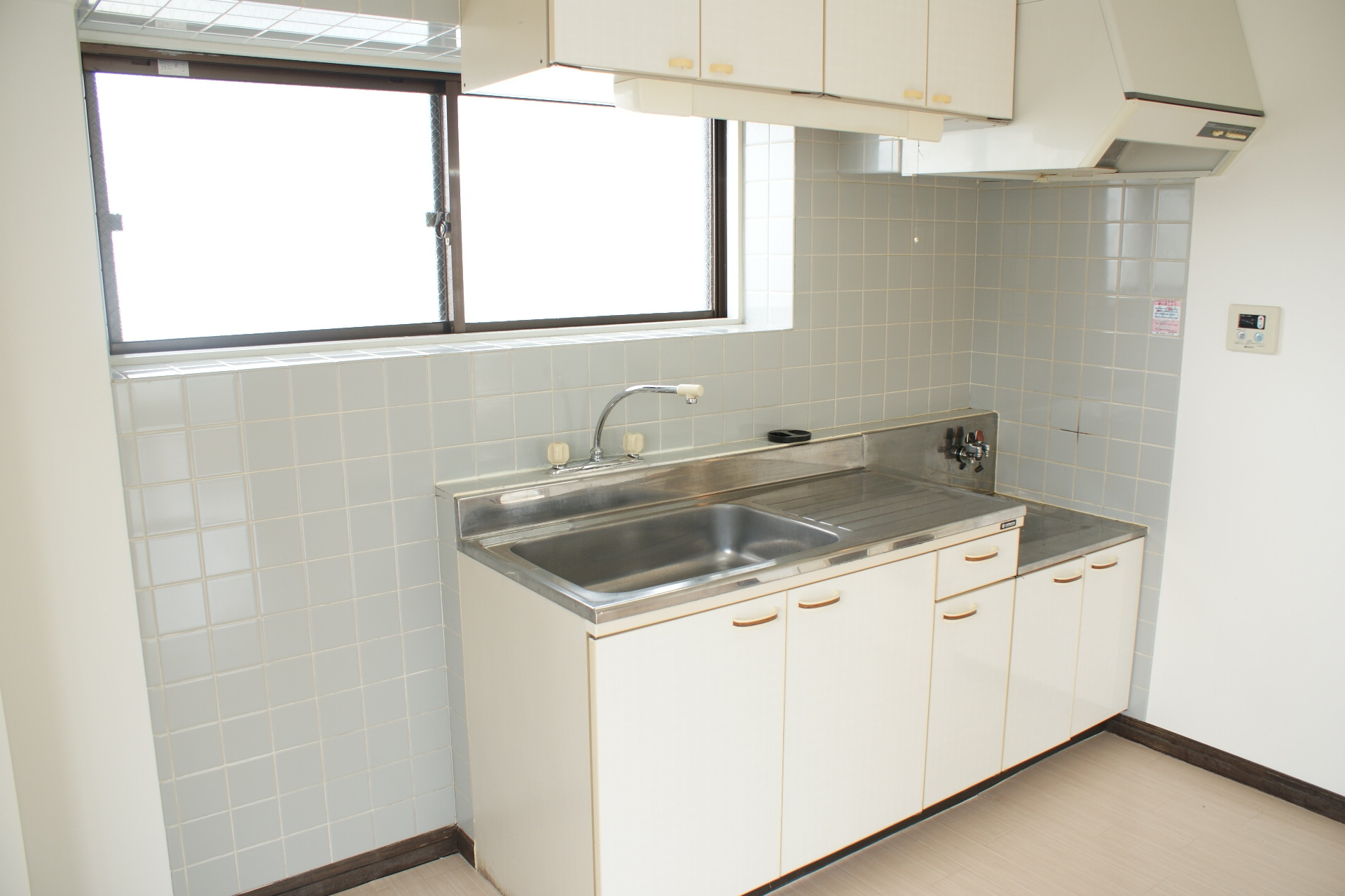 Kitchen. Two-burner gas stove installation Allowed