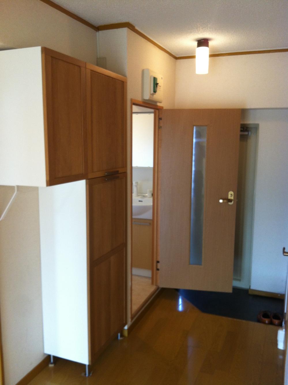 Entrance. Local (August 2013) Shooting