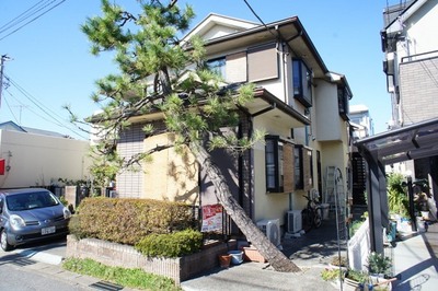 Building appearance. Mabashi Station 4-minute walk (320m)