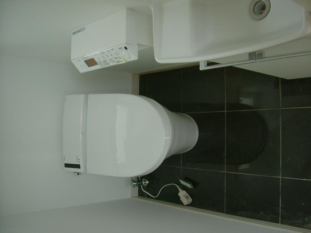 Toilet. Indoor (January 2013) Shooting