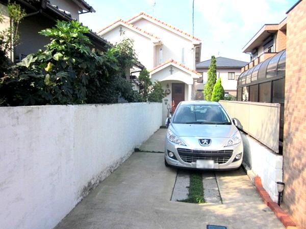 Parking lot. Passage width is about 3m, Parking ・ Two parking is also possible that there is no problem in the way