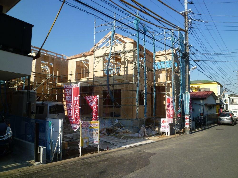 Local appearance photo.  ◆ Car space with two is a newly built single-family limited two buildings.