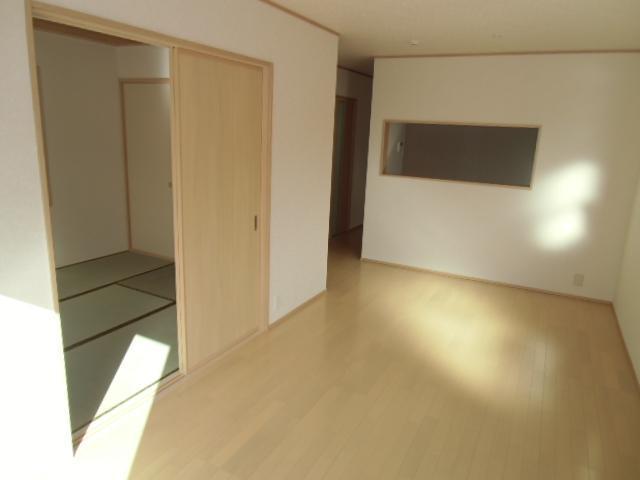 Same specifications photos (living). January will be completed in 2014
