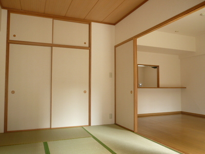 Living and room. 1 room want Japanese-style space ※ A separate room is a picture