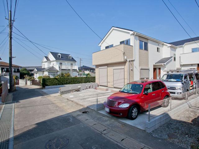 Local photos, including front road. Exterior Photos