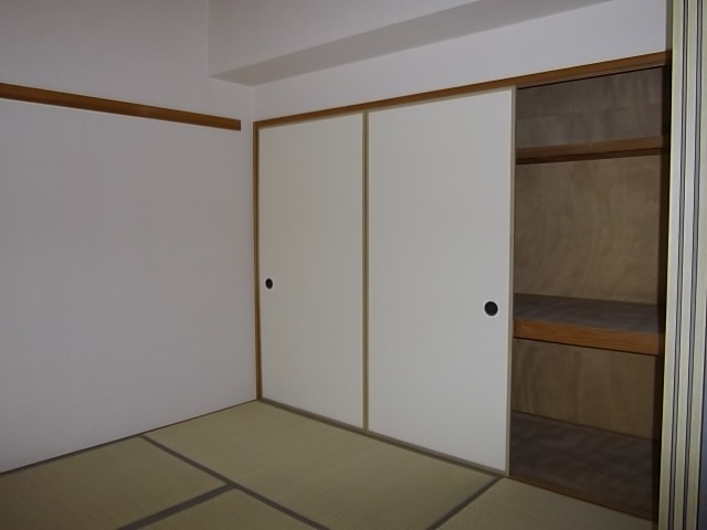 Living and room. Japanese-style closet