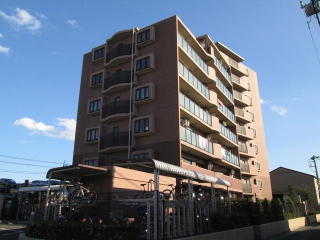 Local appearance photo. Local (11 May 2013) Shooting