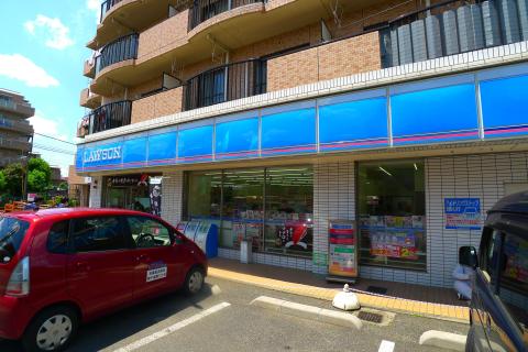 Convenience store. Lawson Matsudo Wonsan Station store up (convenience store) 421m