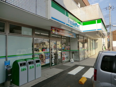 Convenience store. Family Mart (convenience store) to 350m